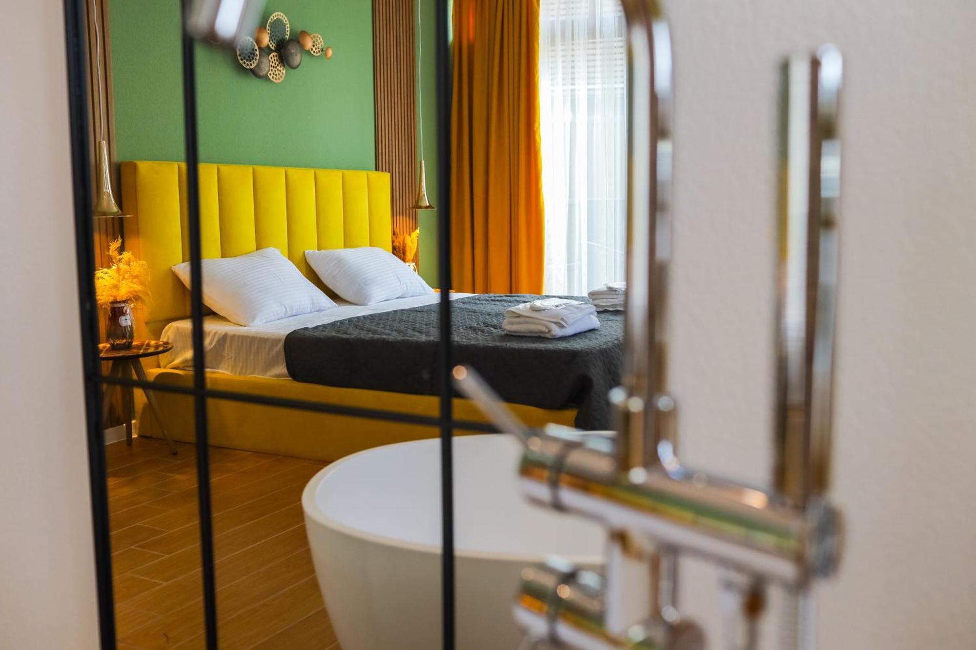Mohika Boutique Aparthotel Тбилиси Екстериор снимка